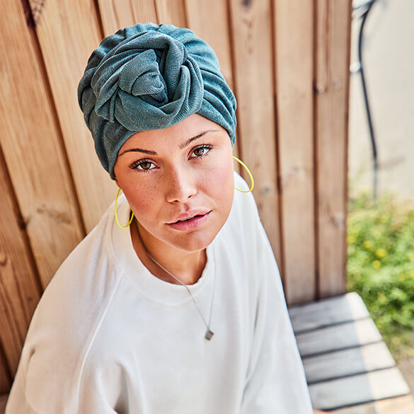 headwear-90725 Kvinna med turban från Christine Headwear och Carl M Lundh