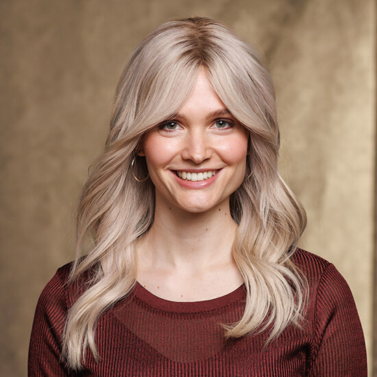 Bild med nio småbilder med kvinnor i peruker i olika frisyrer från Ellen Wille